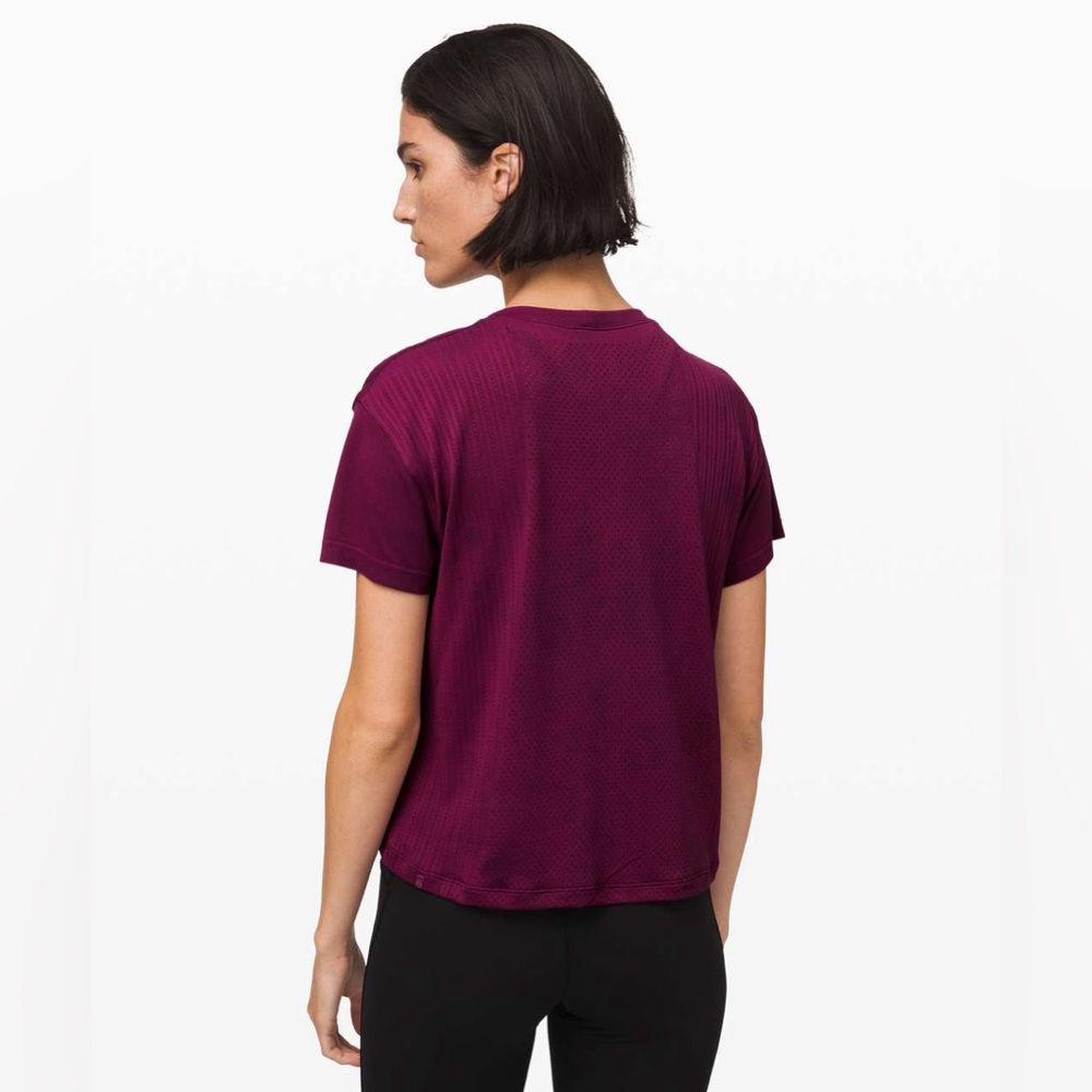 Lululemon Train to Be Short Sleeve Marvel / Black Cropped Tie Dye size Large - Picture 7 of 17